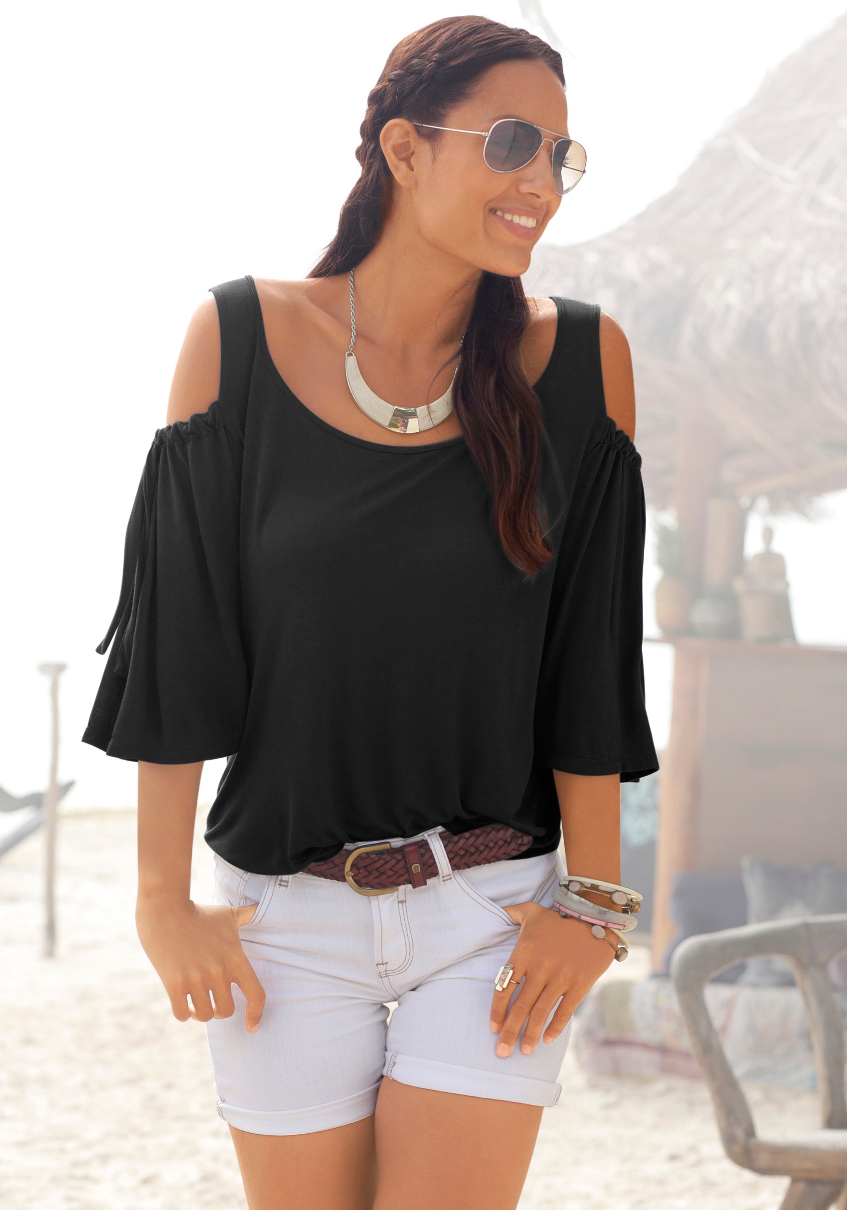 LASCANA Rundhalsshirt, mit Schleifendetail am Ärmel