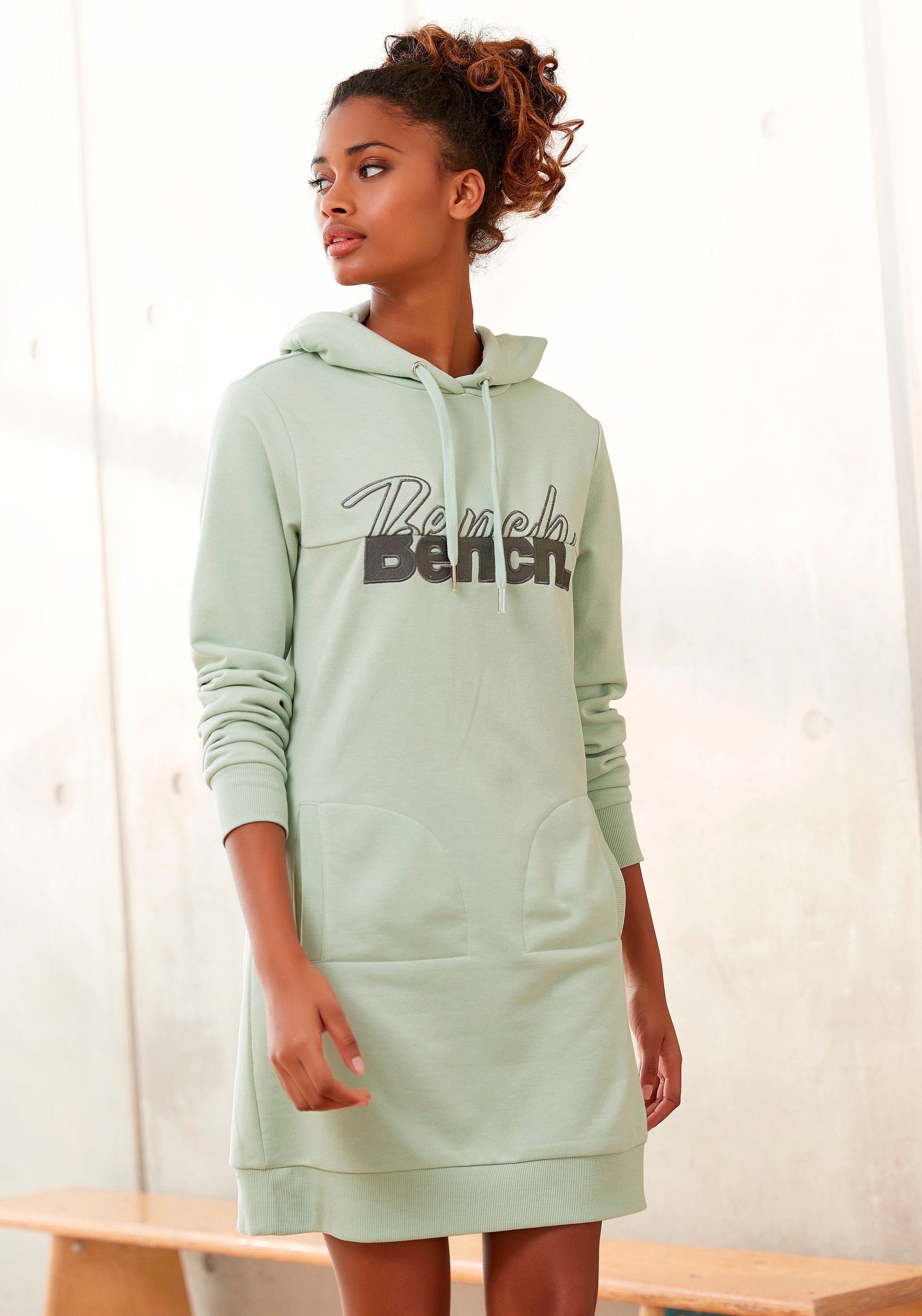 Bench. Sweatkleid, mit aufwendiger Logostickerei Bademode, Unterwäsche LASCANA kaufen » online & | Lingerie