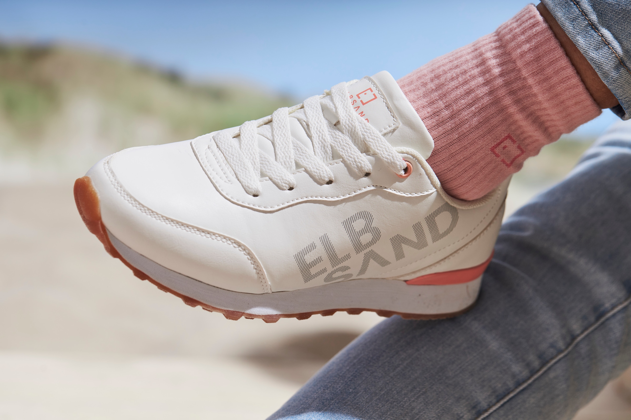 Elbsand Sneaker, Schnürhalbschuh, Freizeitschuh mit modischem Logo Print VEGAN