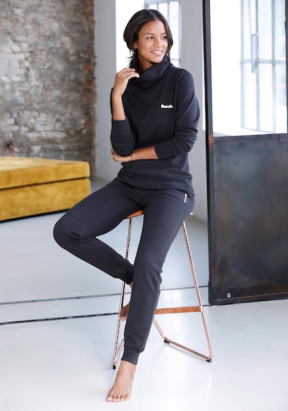 Bench. Loungewear Loungehose »-Sweathose«, mit aufgesetzten Taschen,  Loungeanzug » LASCANA | Bademode, Unterwäsche & Lingerie online kaufen