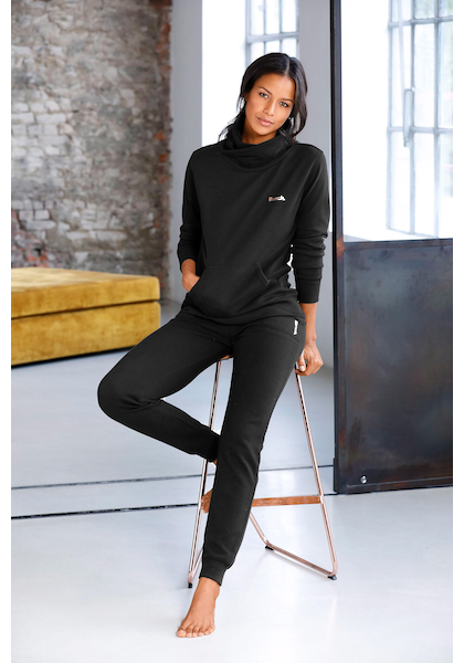 Bench. Loungewear Longsweatshirt »mit Stehkragen in Layeroptik«, und  Kängurutasche, Loungewear, Loungeanzug » LASCANA | Bademode, Unterwäsche &  Lingerie online kaufen