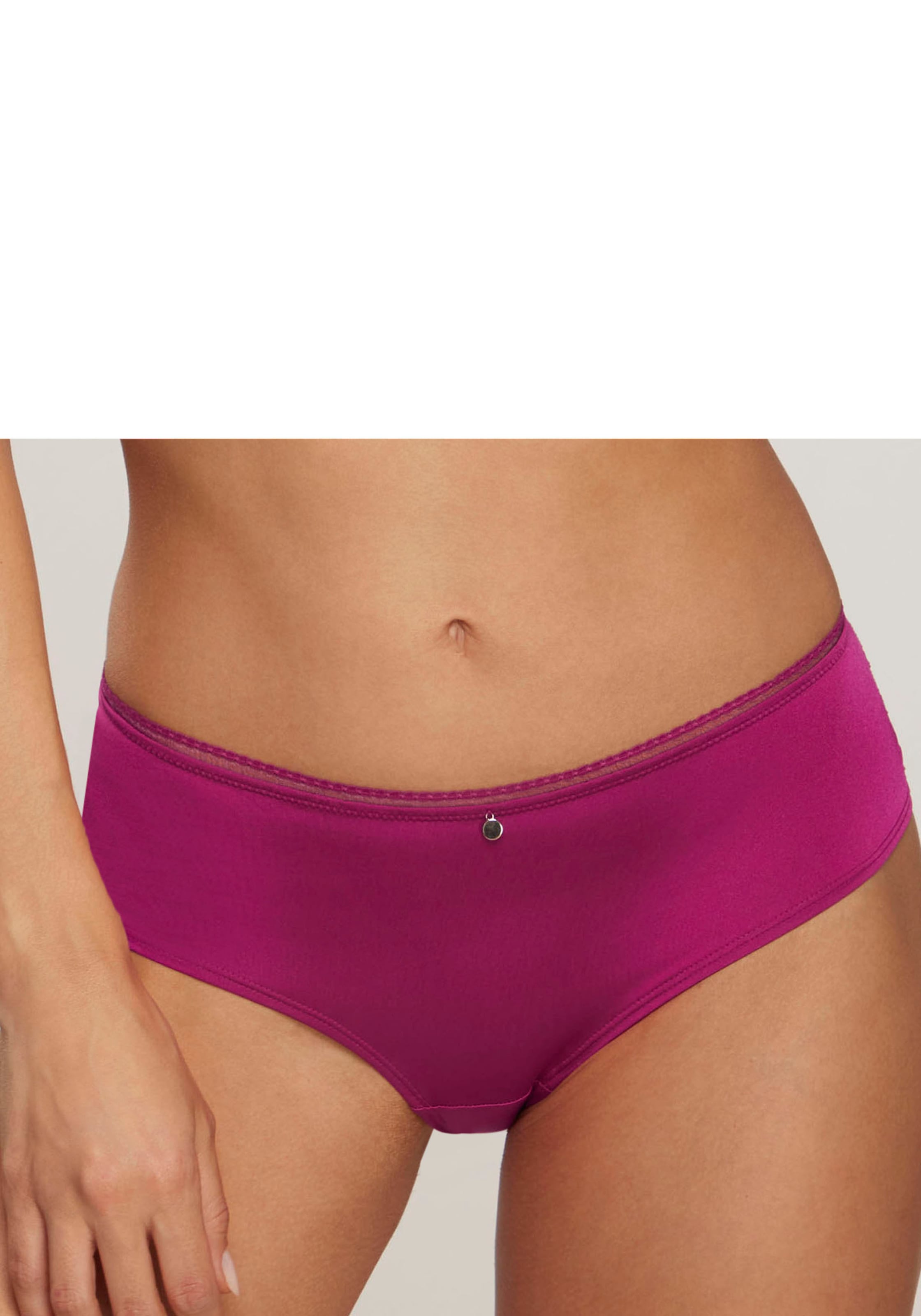 s.Oliver Panty, aus feiner Spitze und weichem Microtouch-Material