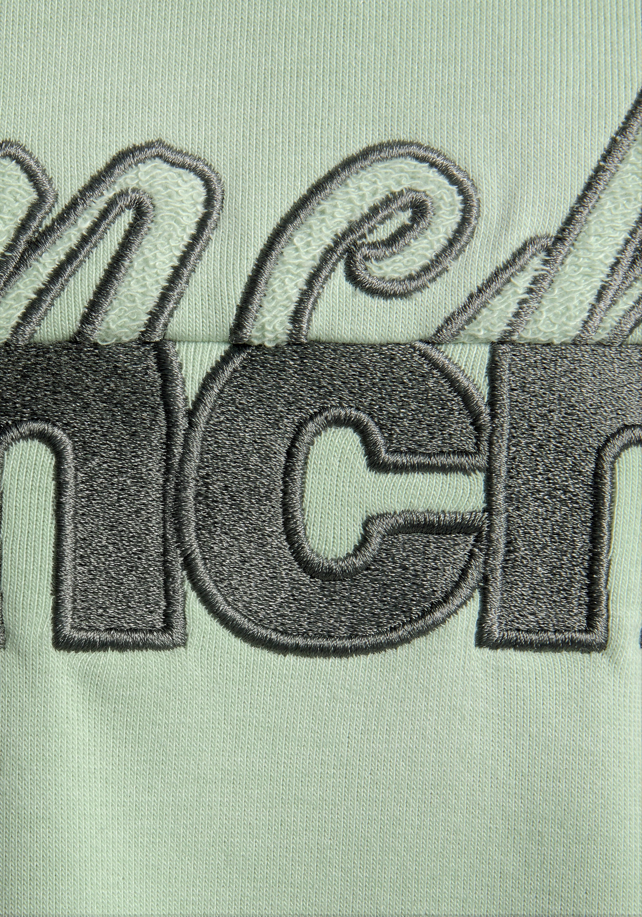 Bench. Sweatkleid, mit aufwendiger Logostickerei » LASCANA | Bademode,  Unterwäsche & Lingerie online kaufen | Sweatkleider