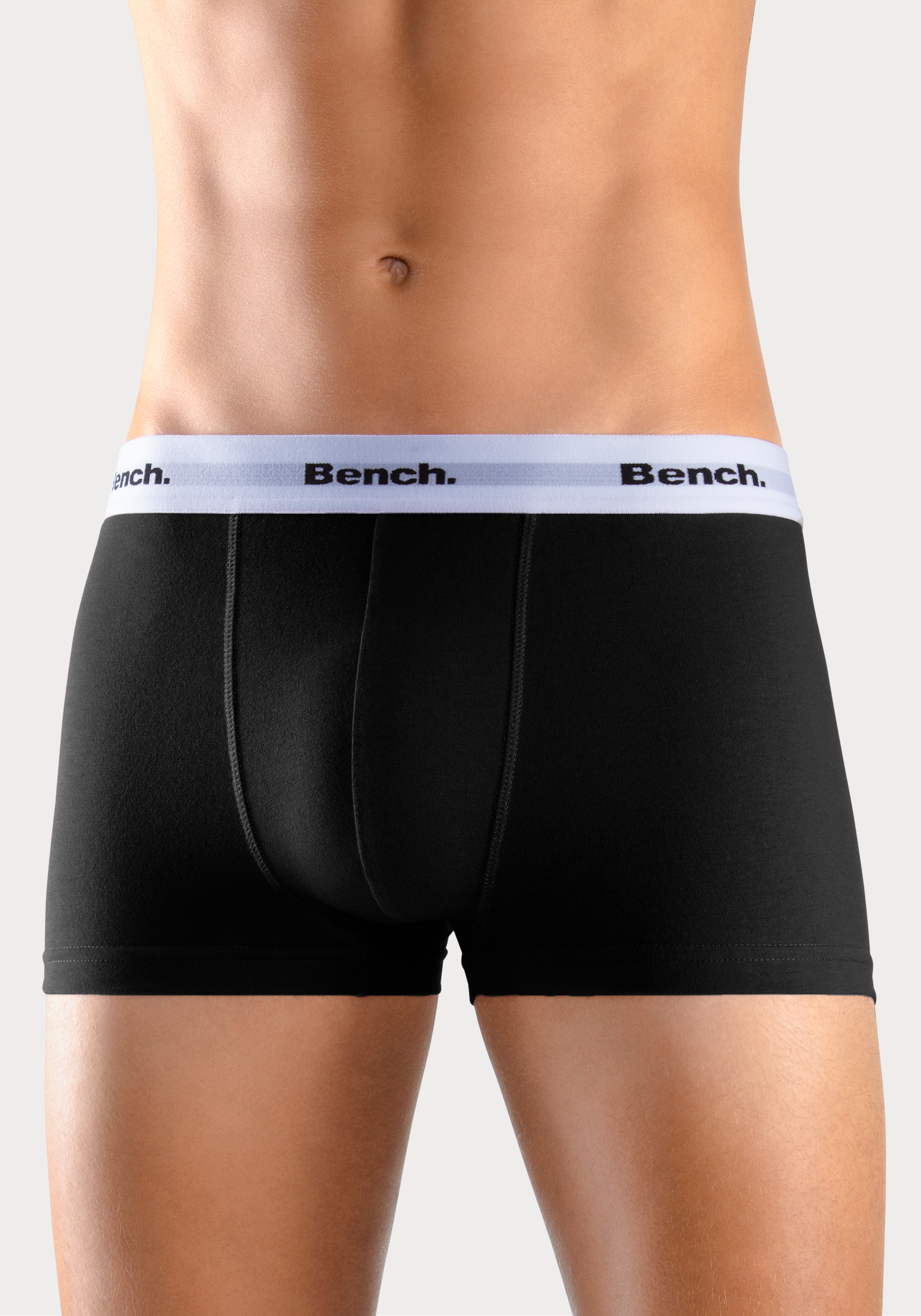 Bench. Boxershorts, (Packung, 4 St.), in mit Bademode, | Unterwäsche kaufen LASCANA Lingerie kontrastfarbenem Hipster-Form » online Bund 