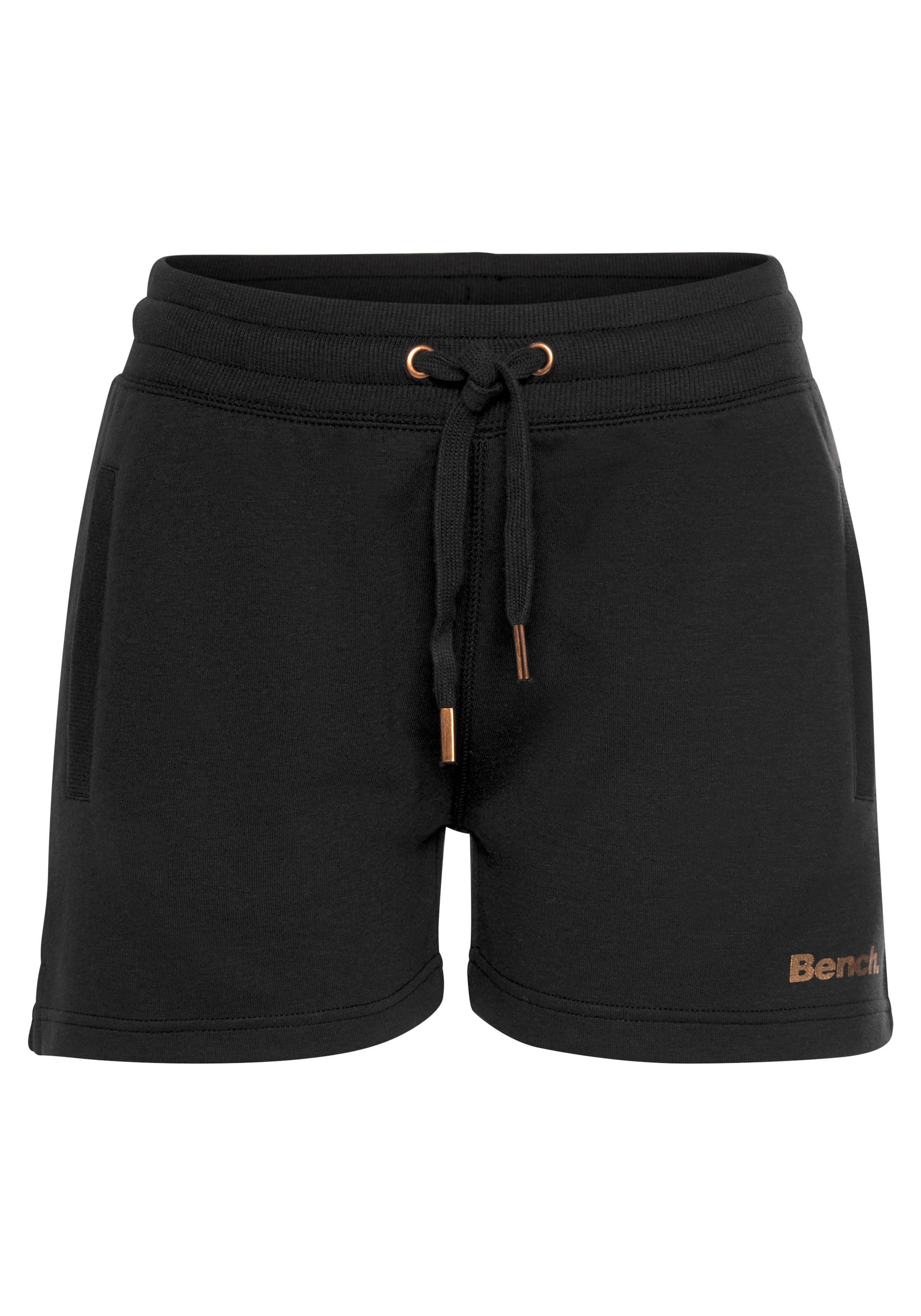 Bench. Loungewear Relaxshorts »-Kurze Sweathose«, mit kurzen Seitenschlitzen und seitliche Taschen, Loungeanzug