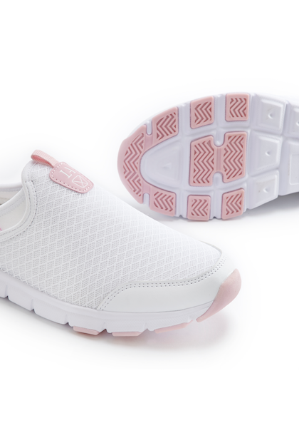 LASCANA Slip-On Sneaker, Sabot aus leichtem Mesh-Material
